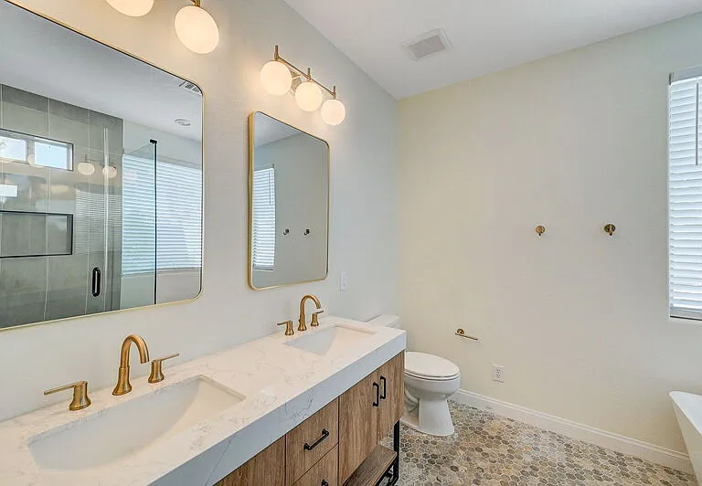 9152 Kentwell Ave — Photo 24