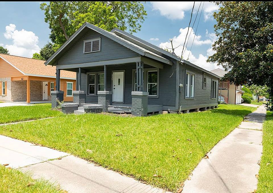 1st image of 200 W James Ave