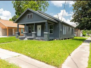 200 W James Ave, Baytown, TX 77520