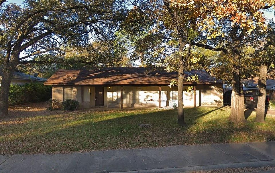 1st image of 410 Eastcliff Dr