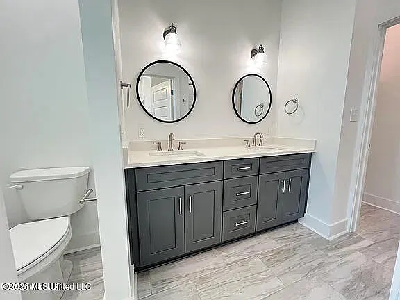 300 Seminary Dr #14 — Photo 10