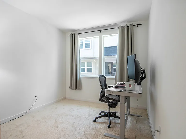 882 Slate Pl — Photo 7