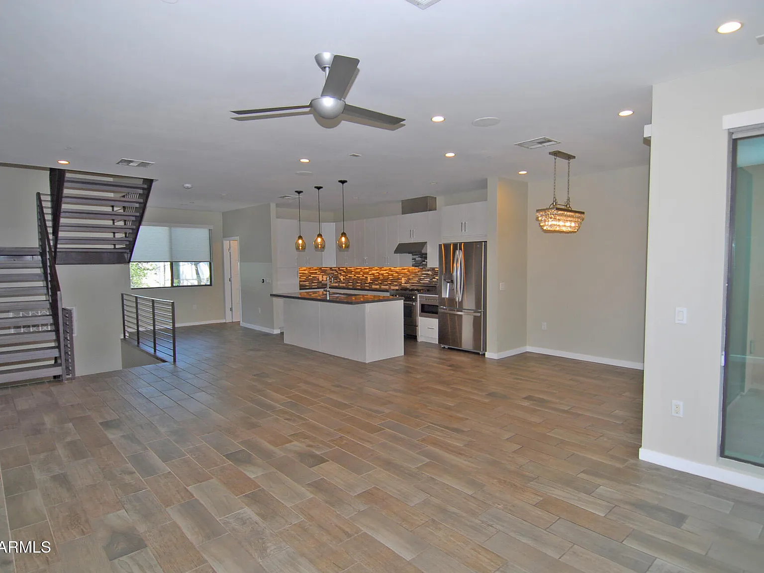 3 bed, 3.5 bath, 1897 sqft, $4,000 — Photo 4