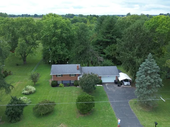 2221 Shrine Rd, Springfield, OH 45502