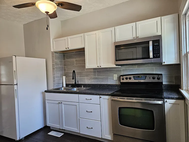 618 W Military Ave — Photo 14