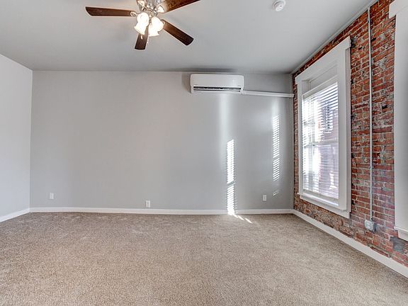4th image of 322 S Park St #3959425d6