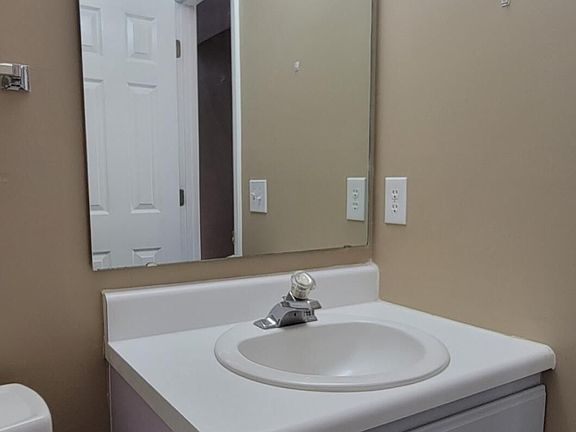 5th image of 105 A Sunshine Ln