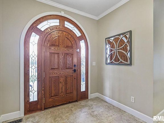 3rd image of 1155 Fountain Park Dr