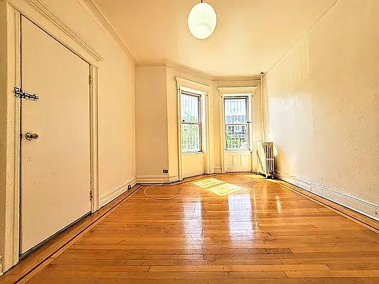 Rented by Friedman Mayer, LREB | media 13