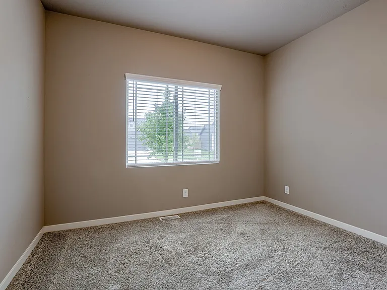 13506 S 51st St — Photo 17