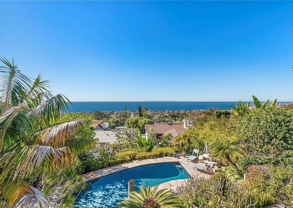 875 Coast View Dr