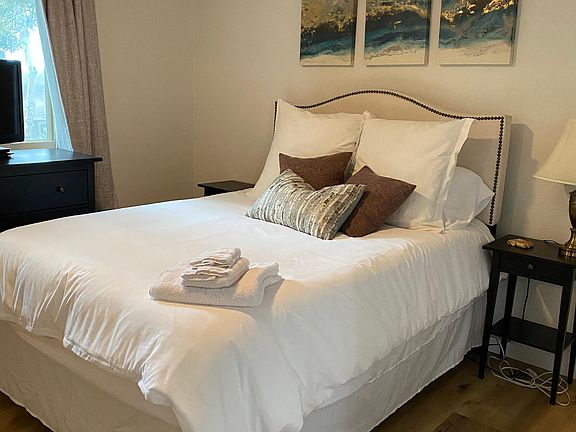 5th image of 4368 Temecula St Unit 301