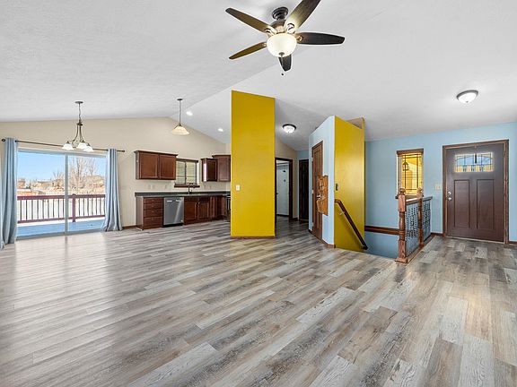 3rd image of 405 Macey Ave