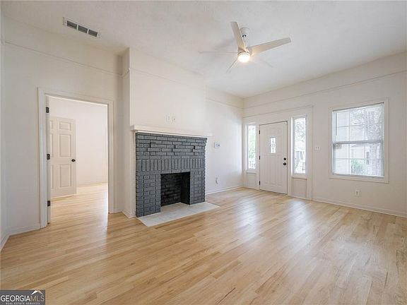 5th image of 1402 Graham St SW