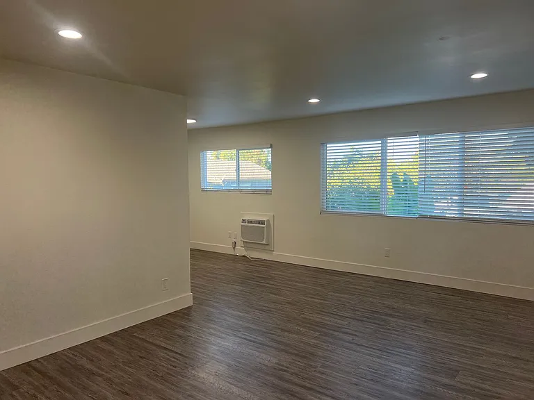 FH - Hilltop Apartments — Photo 46