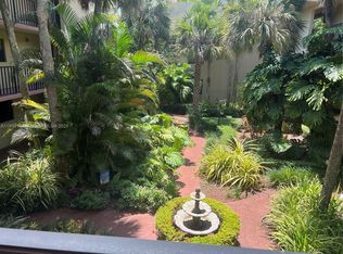 10855 SW 112th Ave APT 215, Miami, FL 33176