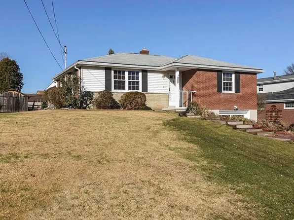9233 Cromwell Dr, Pittsburgh, PA 15237