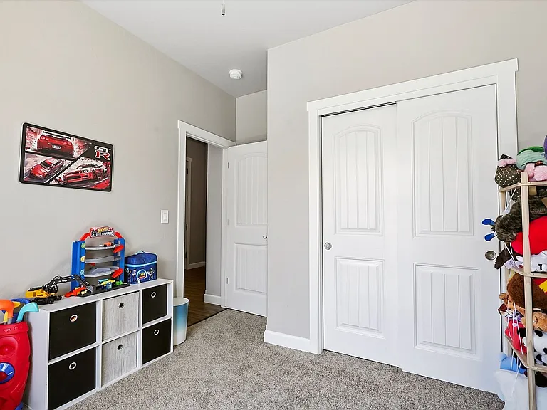 501 Montecito Dr — Photo 21