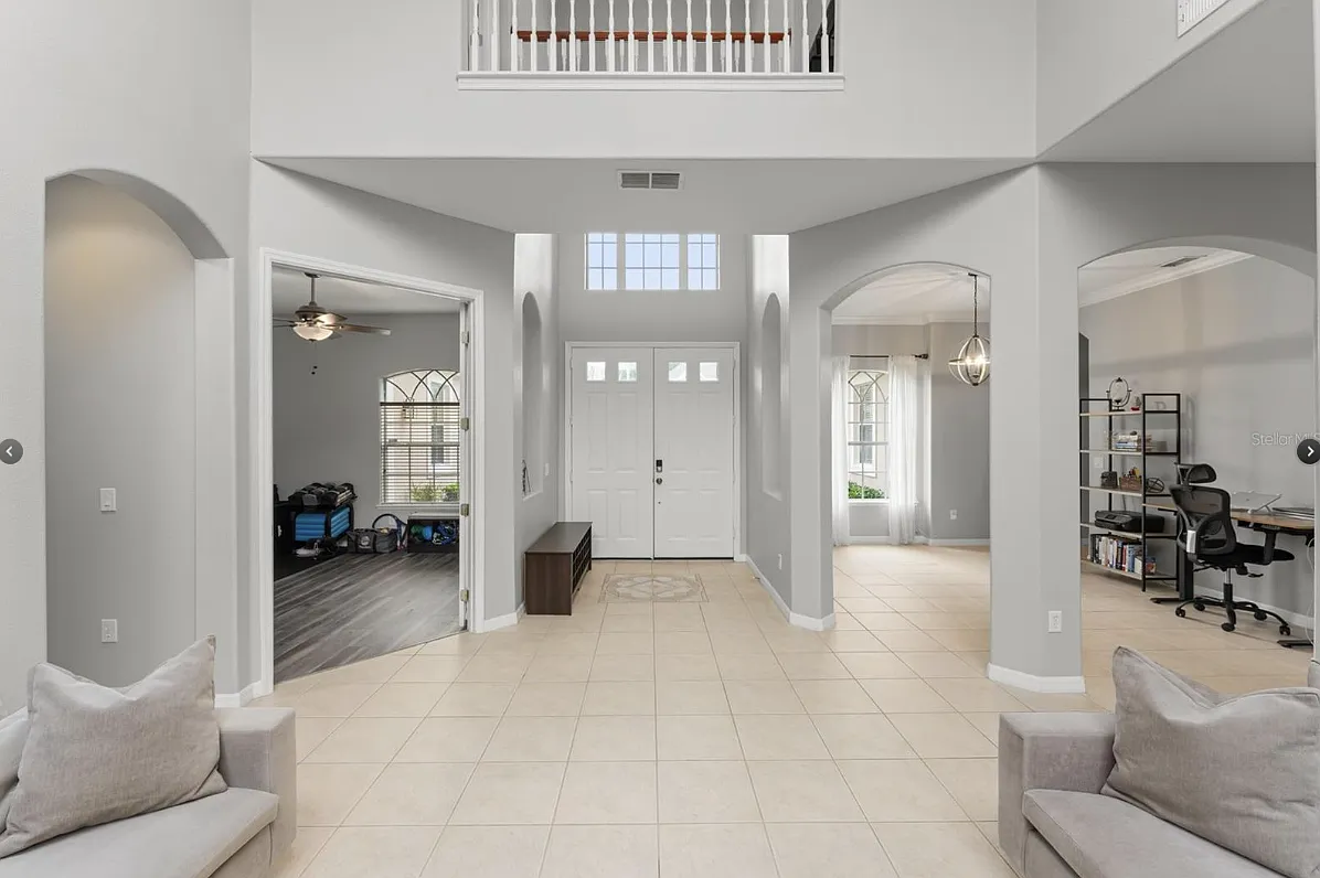 4 bed, 5.0 bath, 5049 sqft, $6,000 — Photo 3