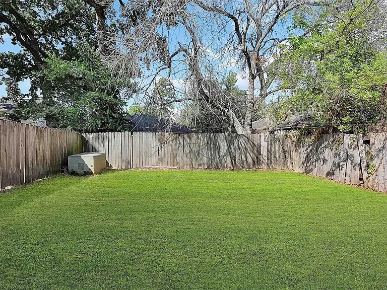 22115 Diane Dr — Photo 20