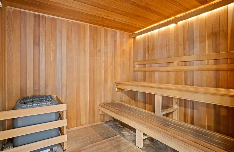 240 Park Avenue — Photo 34