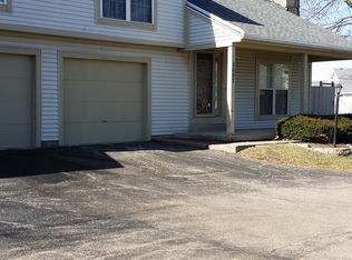 2057 Foxknoll Dr, Dayton, OH 45458