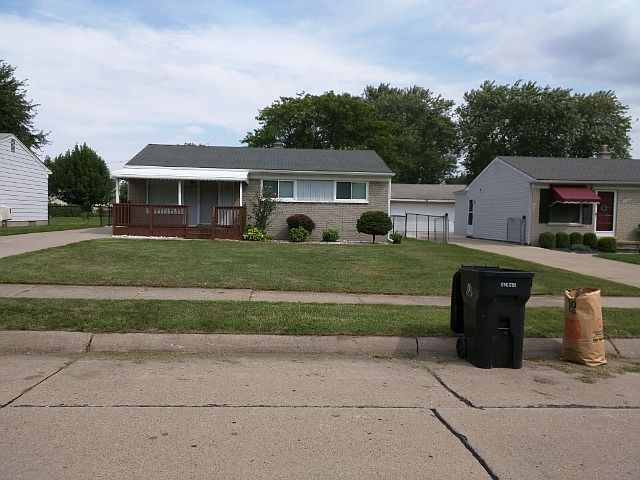 1st image of 20343 Wallace St