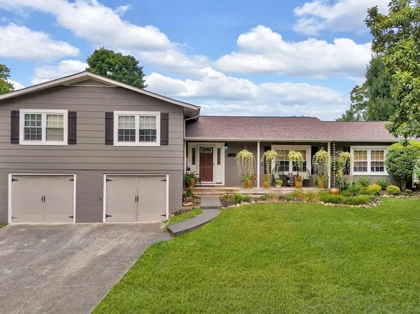1919 River View Cir, Sevierville, TN 37862