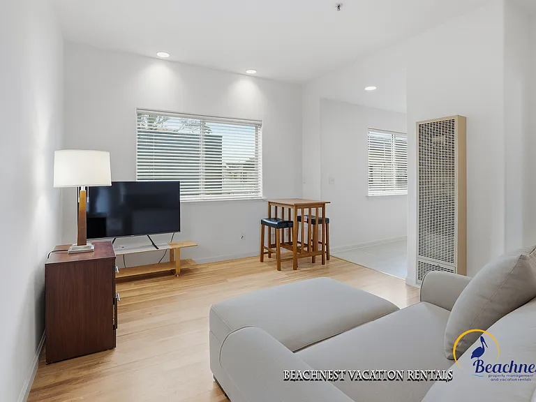 940 W Cliff Dr #ADU — Photo 6