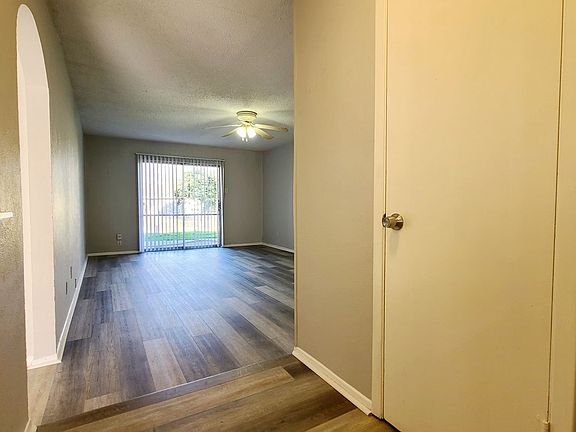 3rd image of 1026 Brookshire Cir