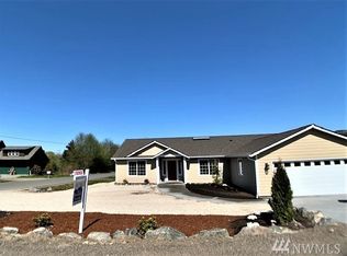 37727 Vista Key Dr NE, Hansville, WA 98340