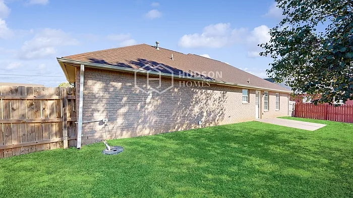 8014 Valencia Dr — Photo 32