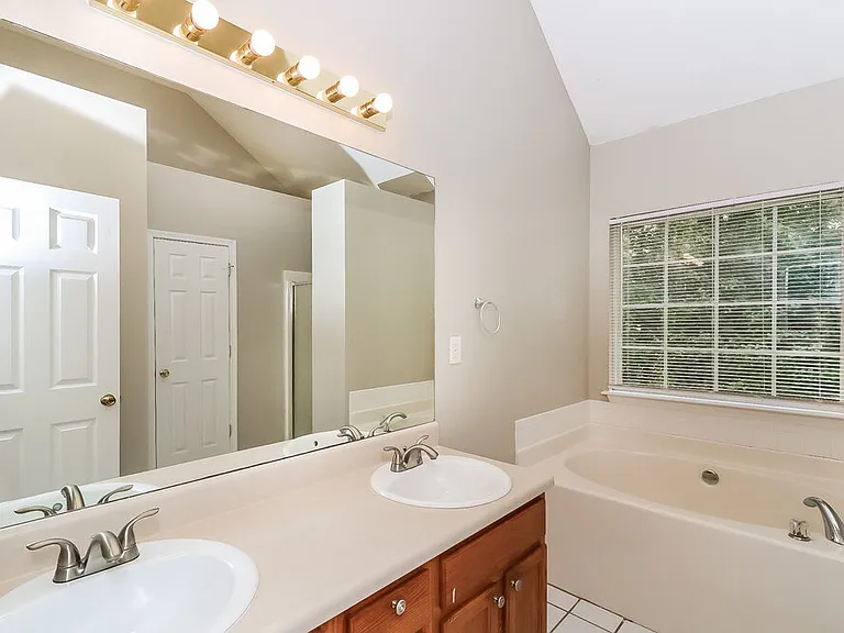 109 Belle Chase — Photo 14