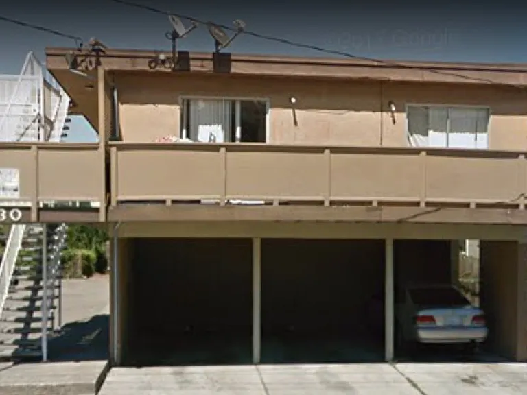 730 E 17th St #7 — Photo 34