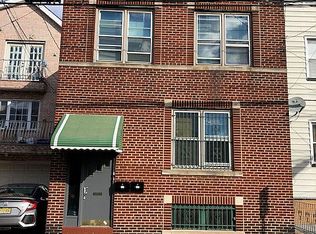 318 41st St, Union City, NJ 07087