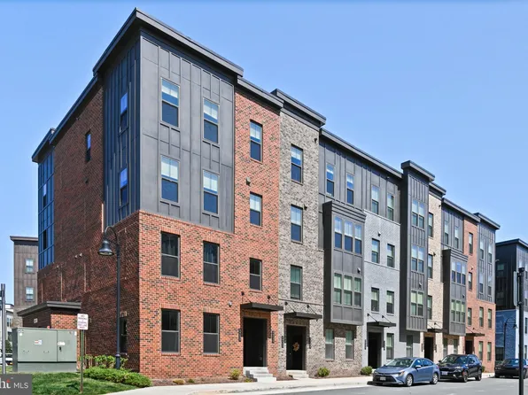 44642 Provincetown Dr, Ashburn, VA 20147