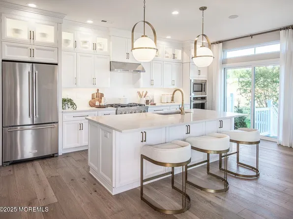 35 Mustang Drive, Manalapan, NJ 07726