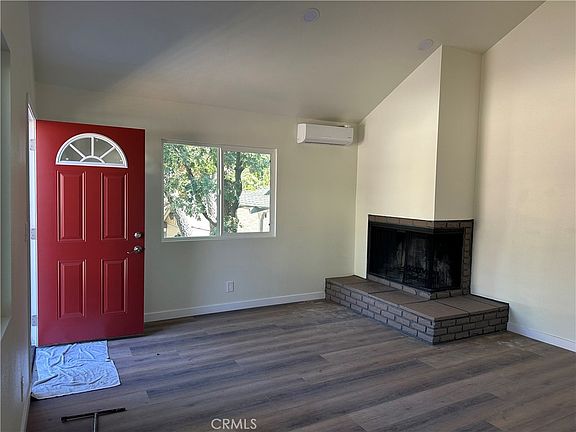 2nd image of 871 Maple Ln