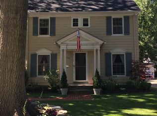 21330 Erie Rd, Rocky River, OH 44116