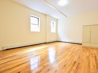 22-27 33rd St #M2, Astoria, NY 11105