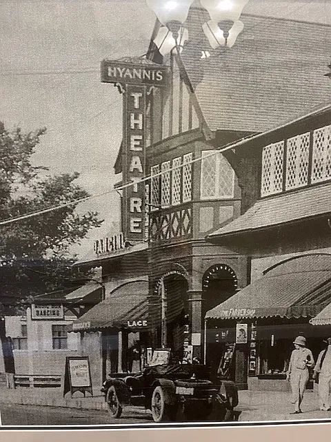 615 Main Street — Photo 3