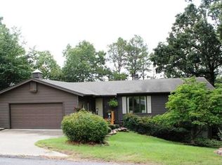 9 Oak Blf W, Rogers, AR 72756