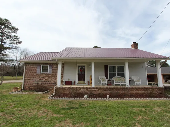 492 S Main St, Lobelville, TN 37097