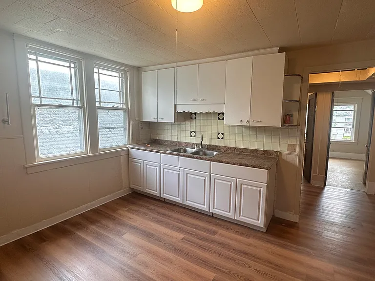77 Hazelwood Ave #2 — Photo 7