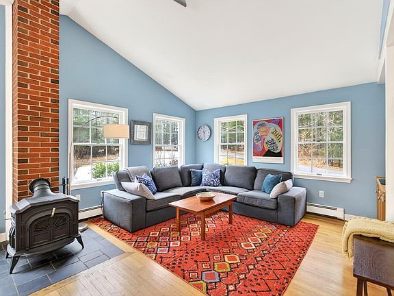 5th image of 69 Hardy Road