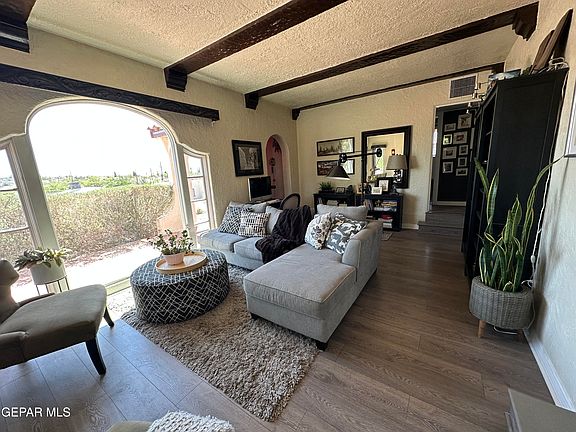 3rd image of 3921 Pershing Dr #A
