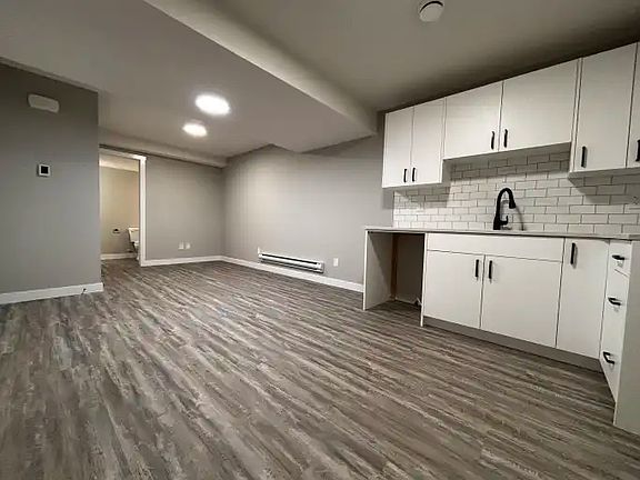 3rd image of 815 Brighton Gate #1A
