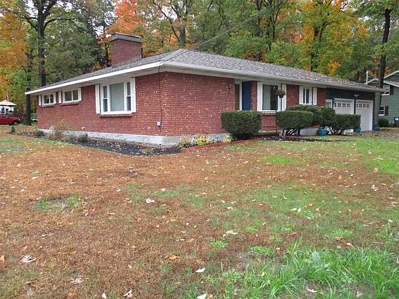 2nd image of 15 Fairway Ln