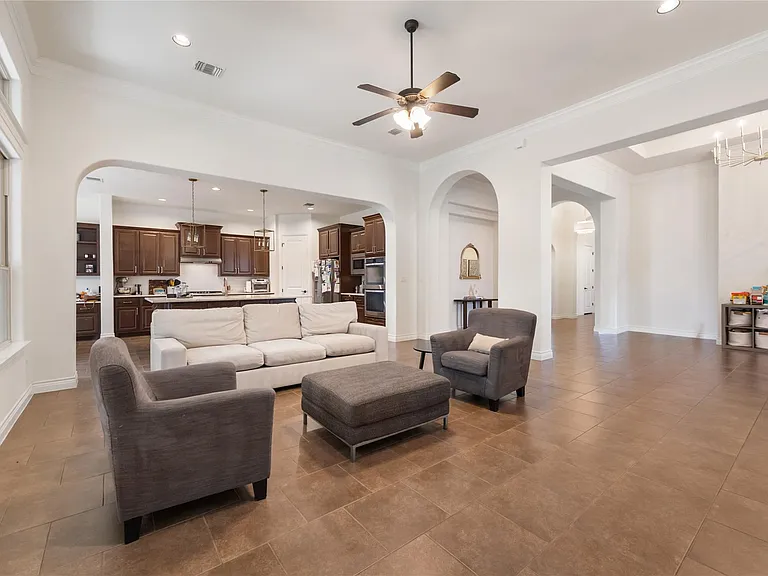 415 Bitterroot Ln — Photo 9
