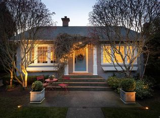 658 Transit Rd, Oak Bay, BC V8S4Z5